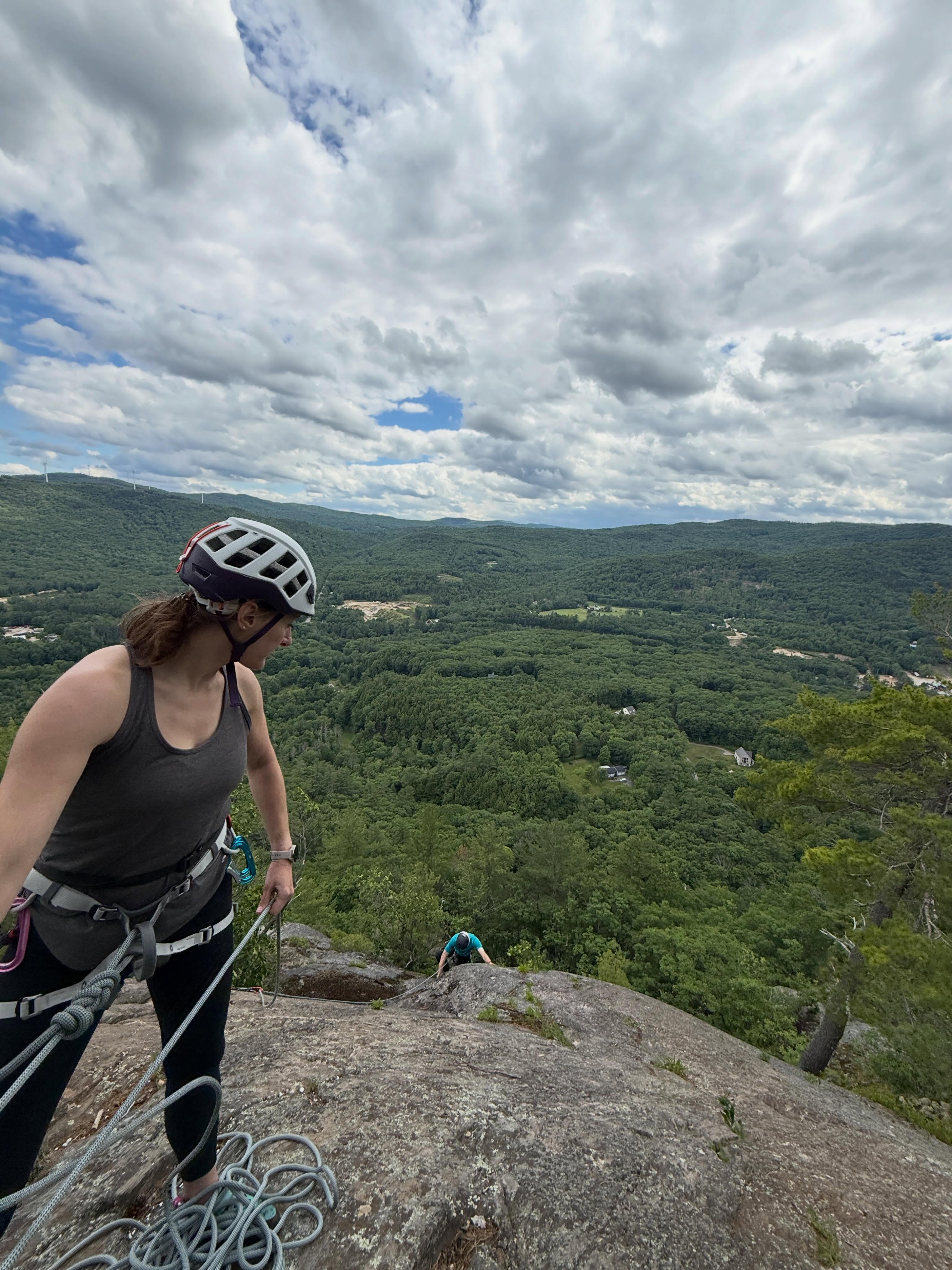 Introduction to multi-pitch sport climbing. #rumney #seekqualifiedinstruction  @alextmtnguide